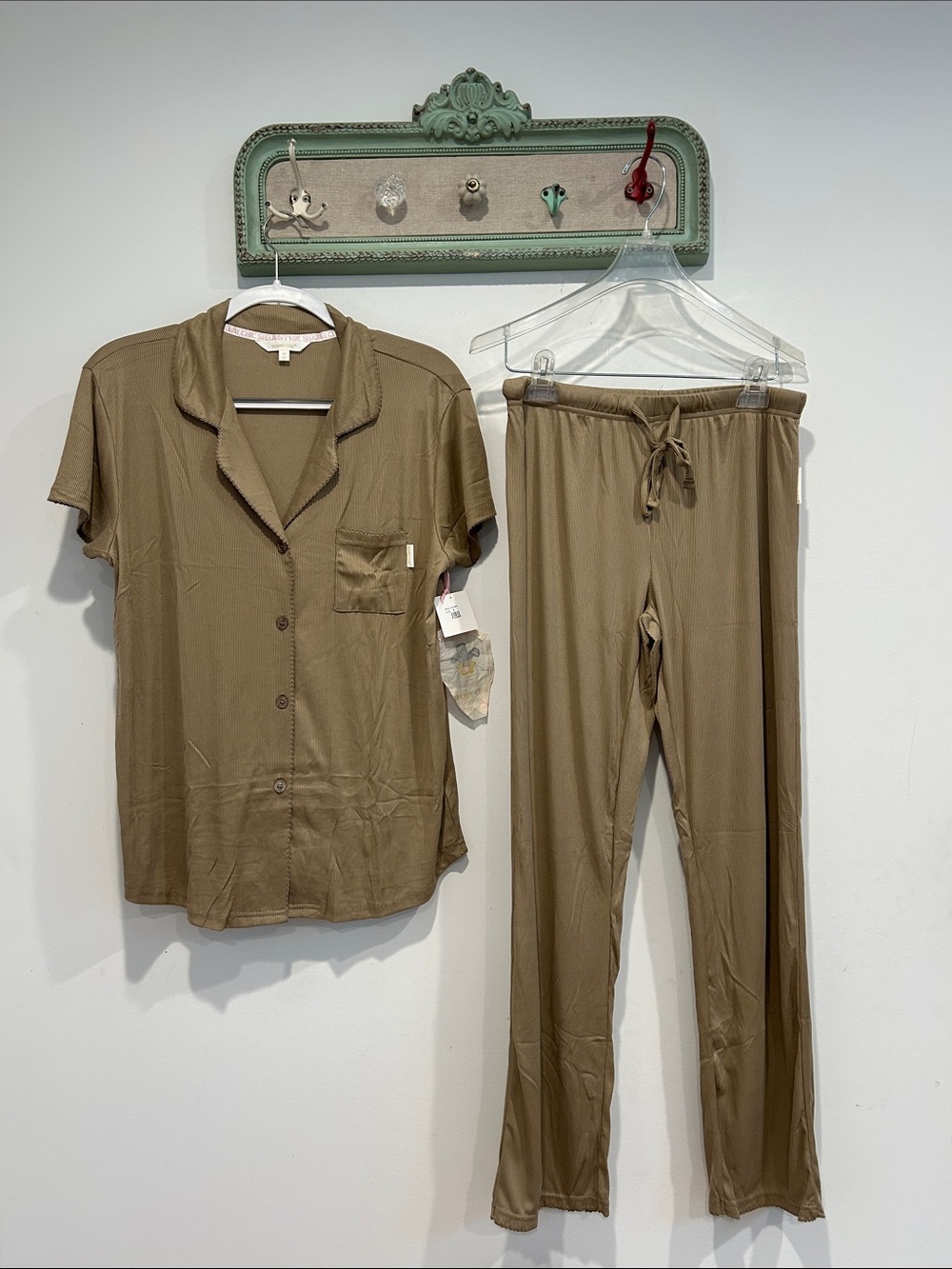 Shabby Chic Women's Taupe Pajama Set Short Sleeve Button Top Drawstring Pants Md